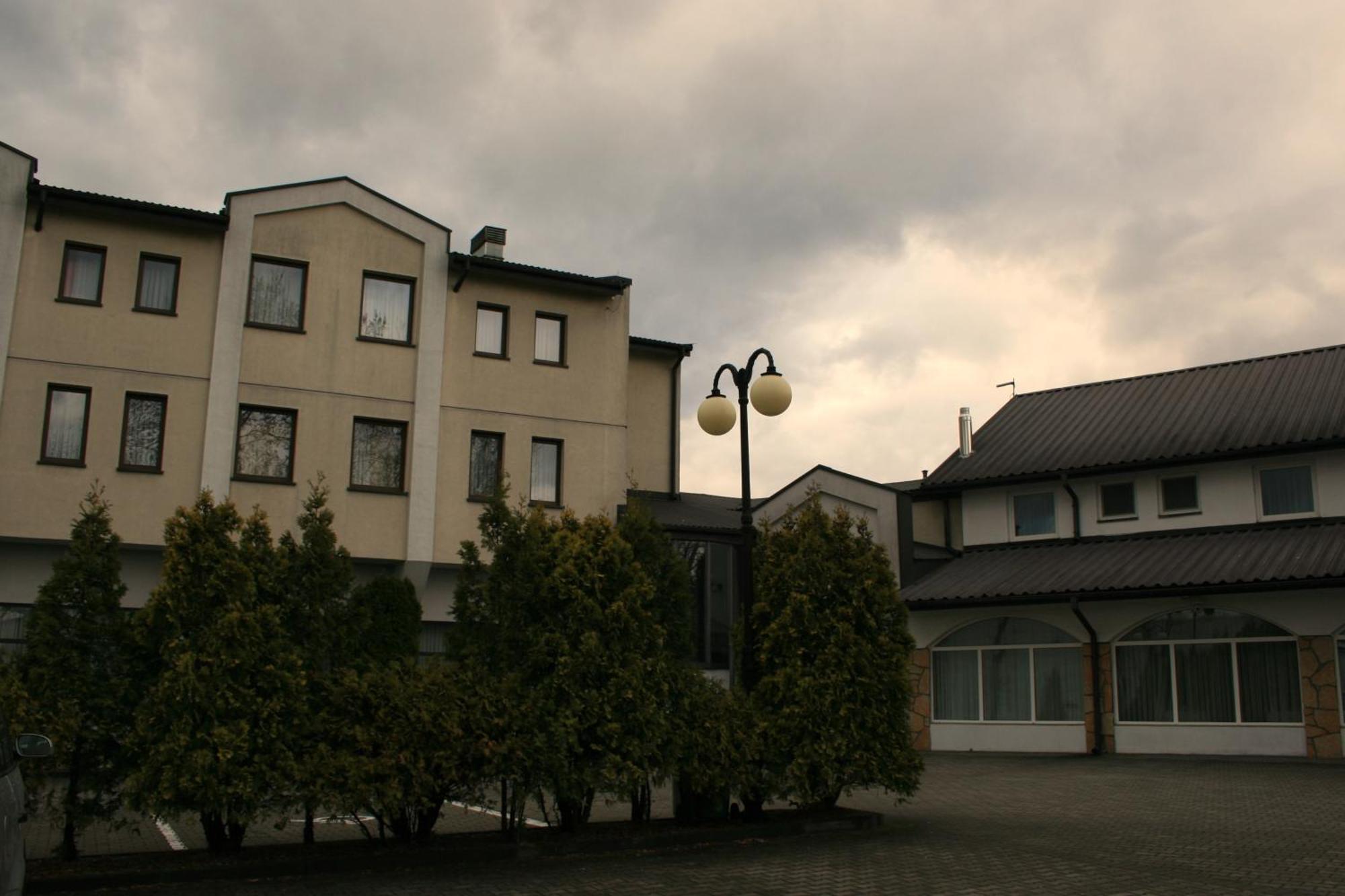 Hotel Junior 2 Krakow Luaran gambar