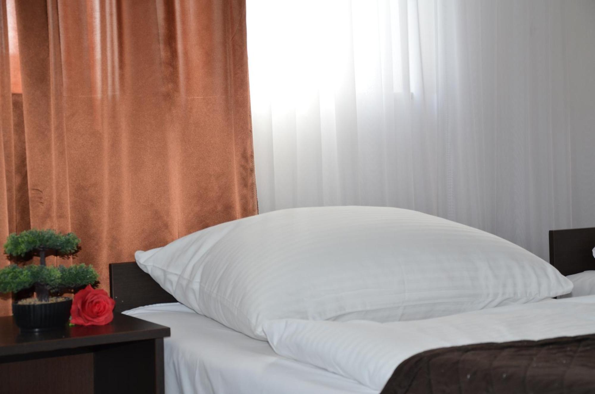 Hotel Junior 2 Krakow Luaran gambar
